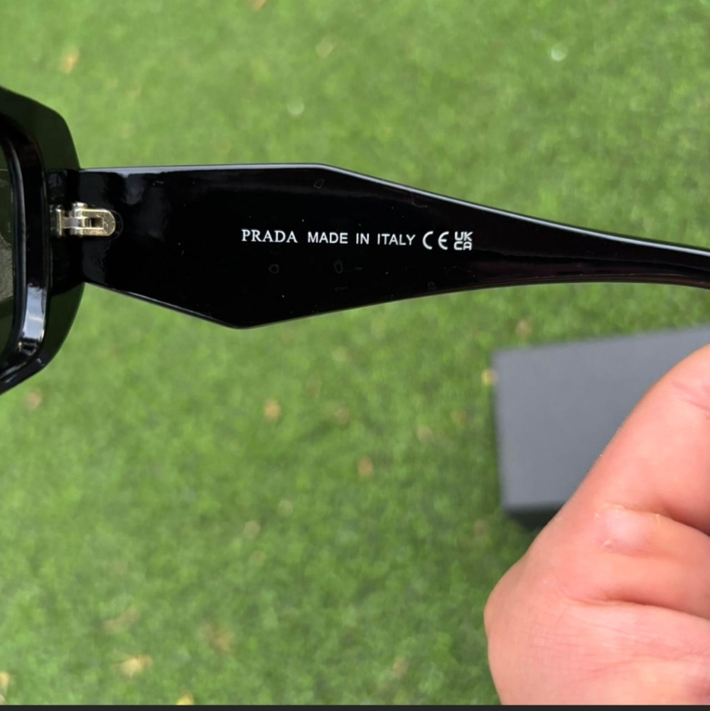 Black Sunglasses. Case, Box, Cloth. NIB - Picture 5 of 6